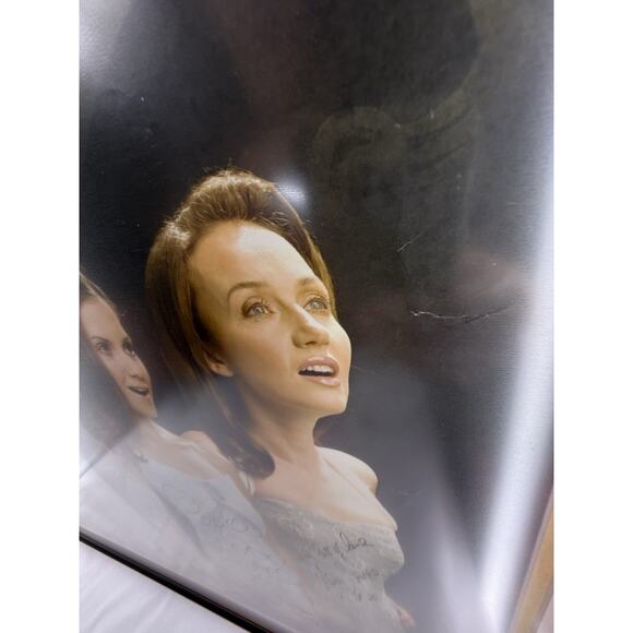 Celtic Woman Signed Poster + Tickets 2010 Tour Framed 29.5x40.5" - Picture 8 of 14